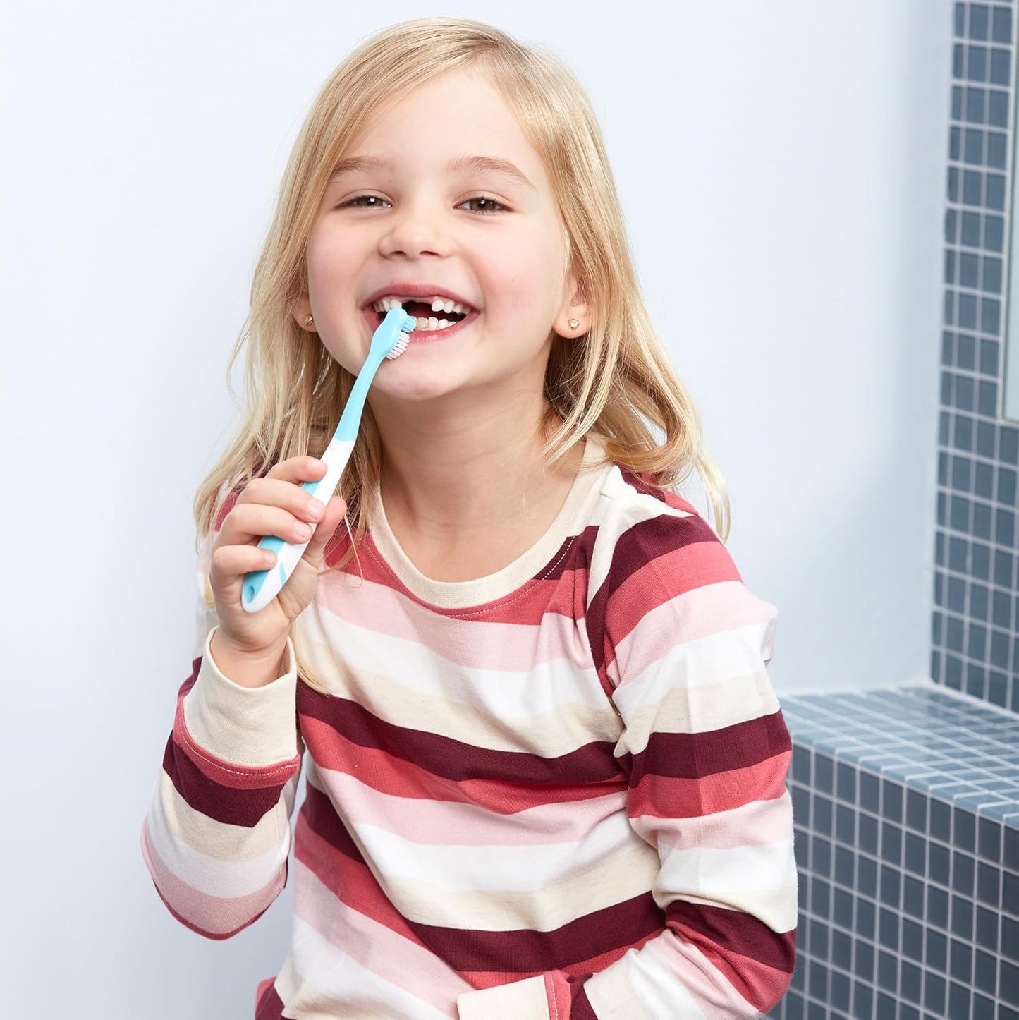 Jordan Step Kids Toothbrush 6-9 Years Soft Bristles Travel Cap Ergonomic Grip