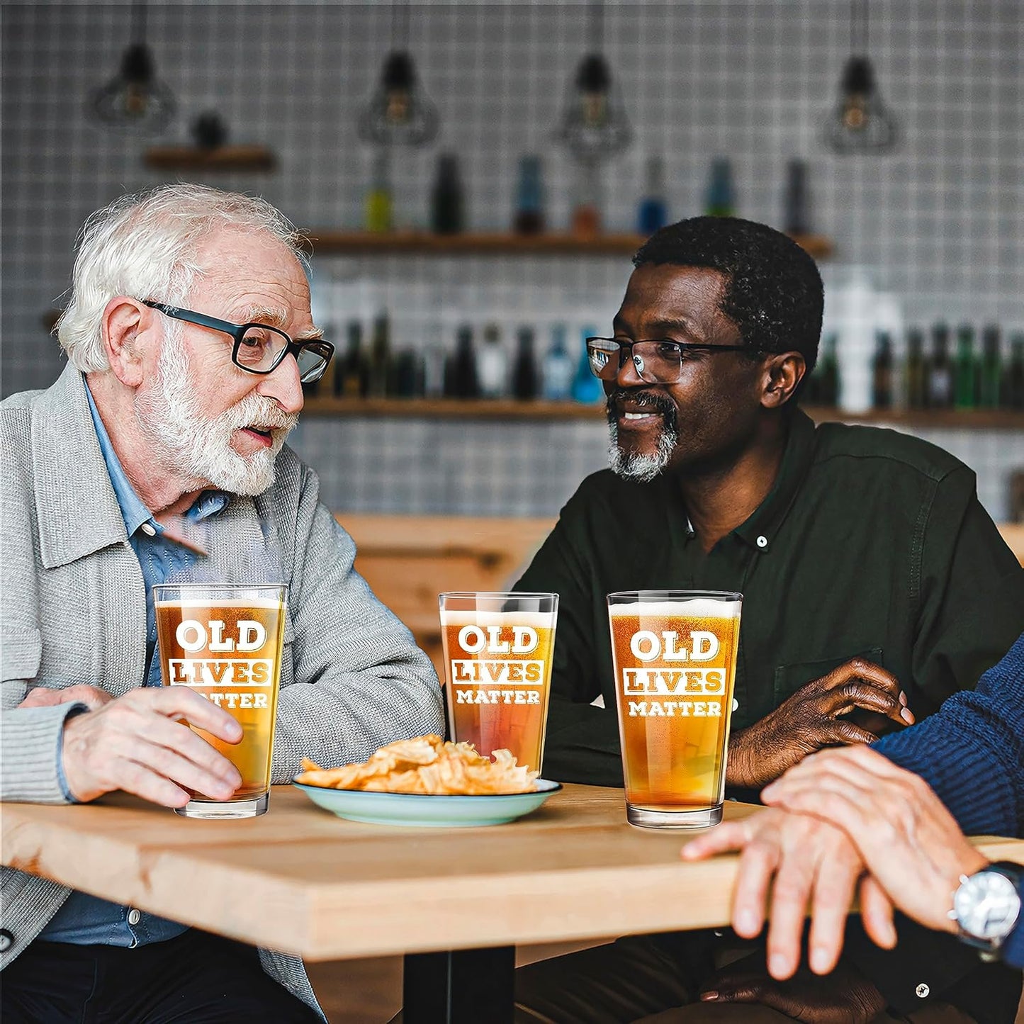 Old Lives Matter Beer Glass 450 ml – Funny Retirement & Birthday Pint Glass Gift