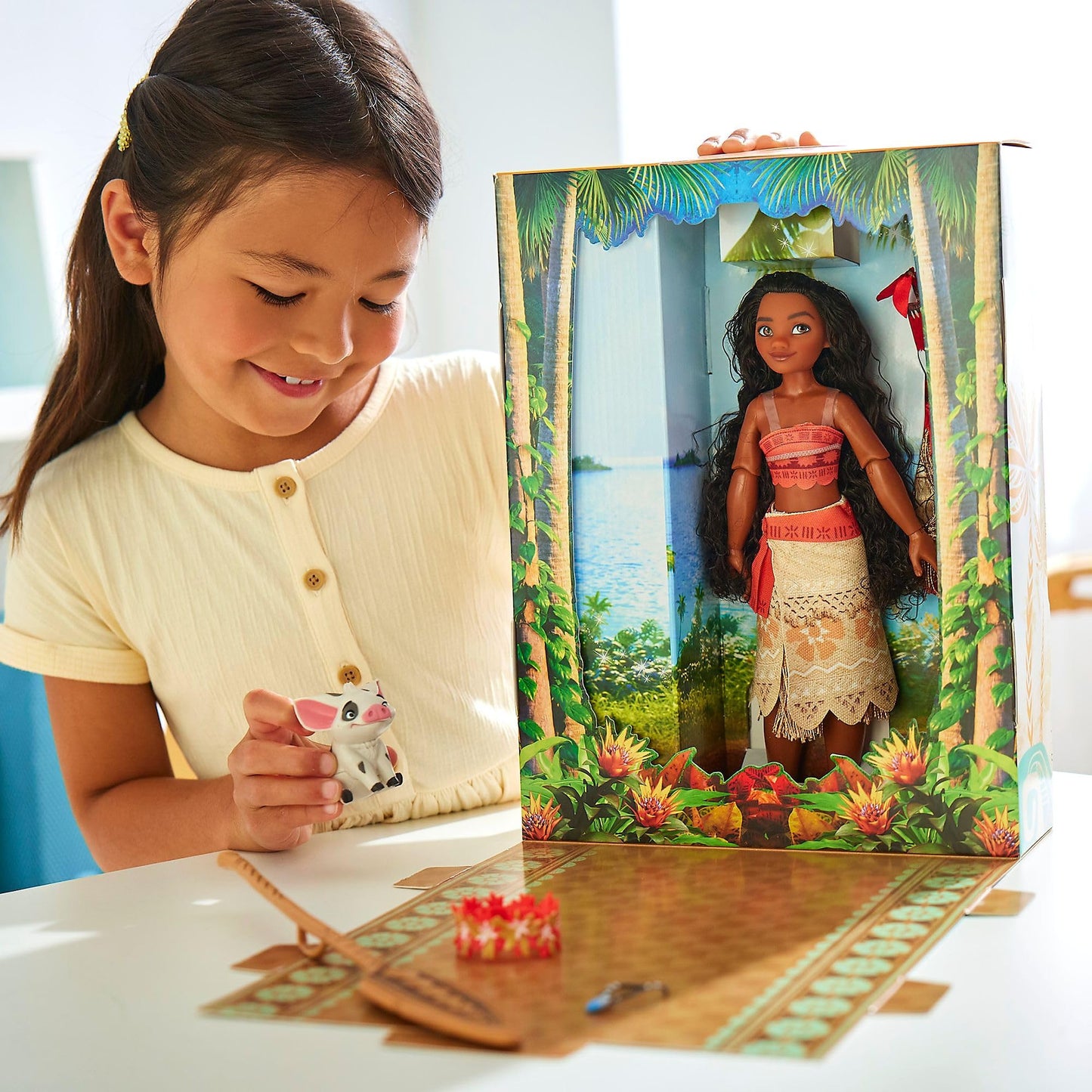 Disney Store Moana Story Doll with Pua 2 Outfits Accessories Play Stage